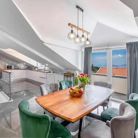 Sunset View New Apartman *